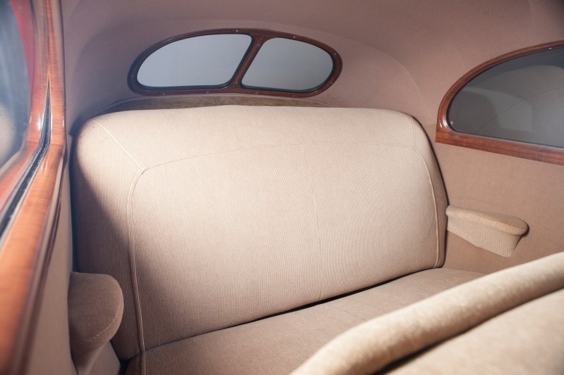 Ford Deluxe