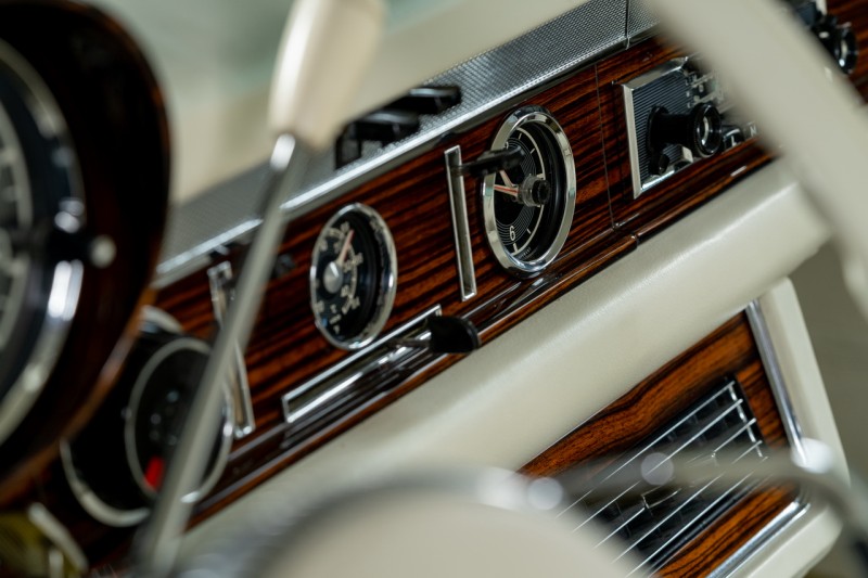 Mercedes-Benz 600 "Lebedele albe"