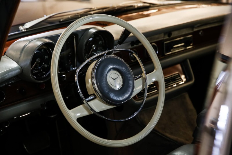 Mercedes-Benz 600