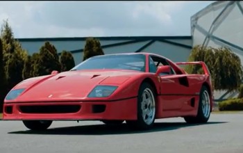 Modelul Ferrari F40 - prezentat de jurnalistii de la Autovantage