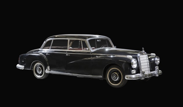 Mercedes-Benz 300 D Sedan