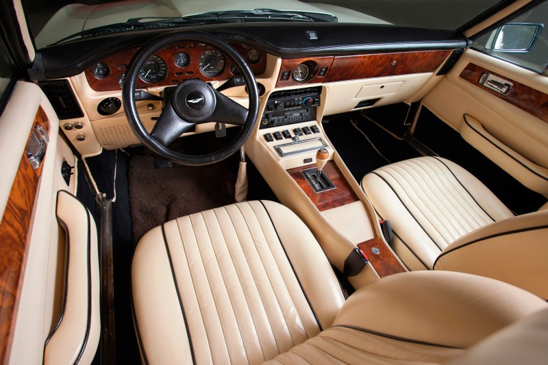 Aston Martin 8 Vantage Volante