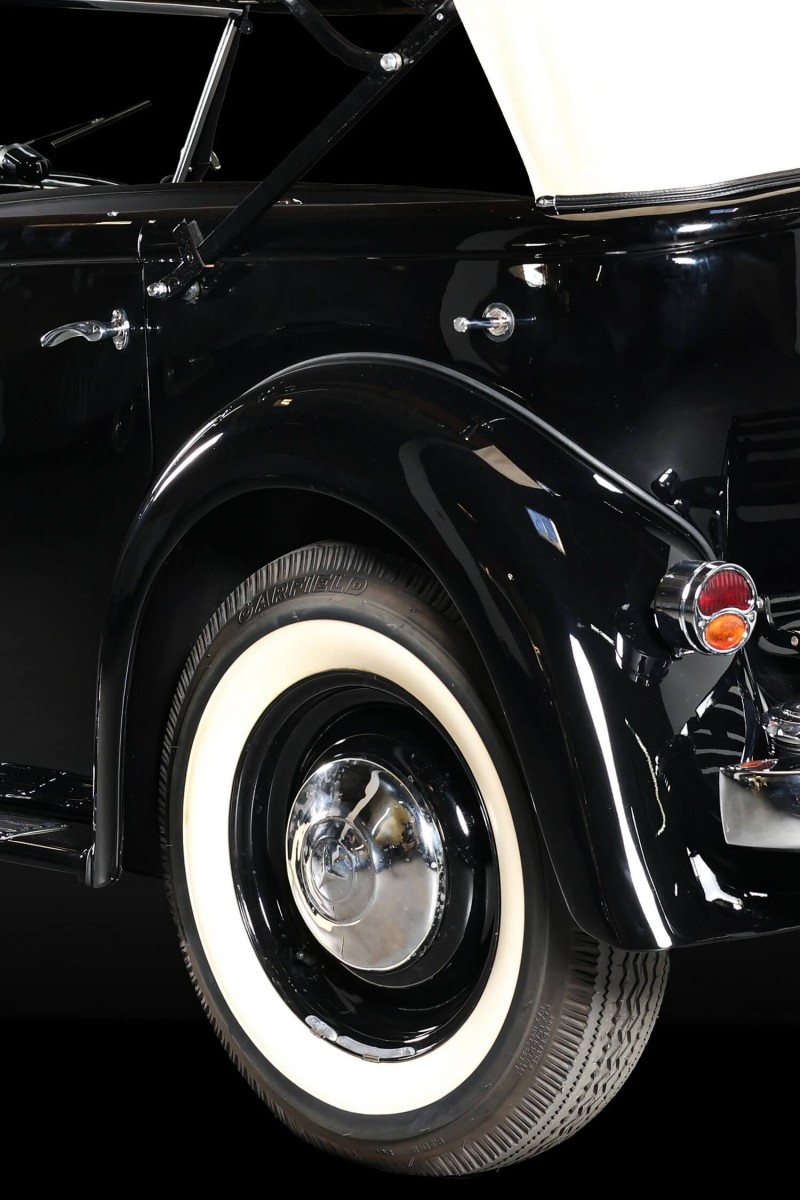 Mercedes-Benz 230
