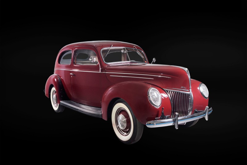 Ford Deluxe