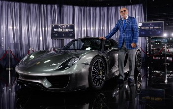 A Porsche 918 Spyder becomes the newest exhibit at the Țiriac Collection
