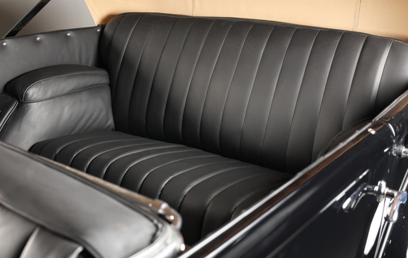 Mercedes-Benz 230