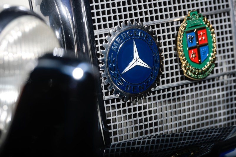 Mercedes-Benz 220 S