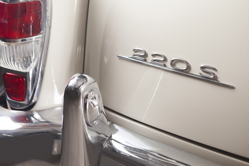 Mercedes-Benz 220 S