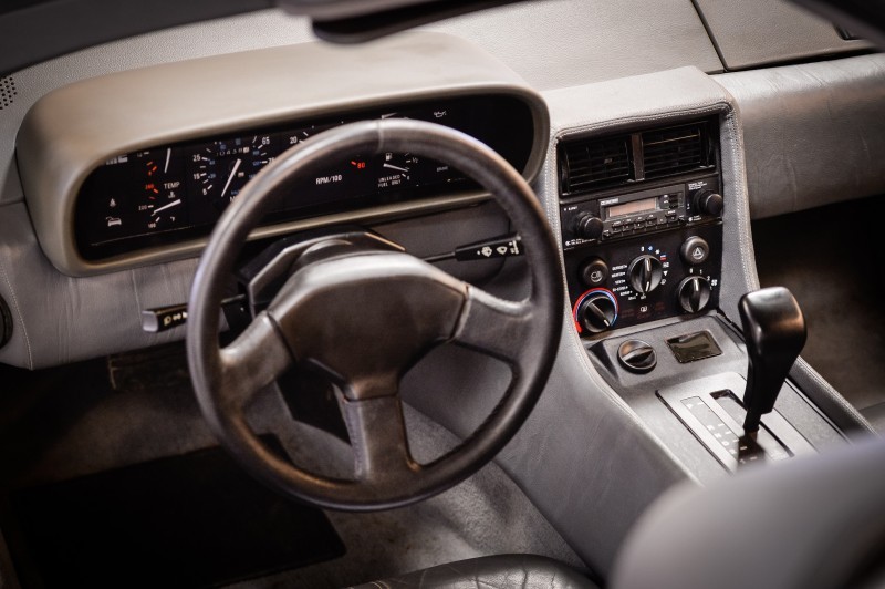 DeLorean DMC-12