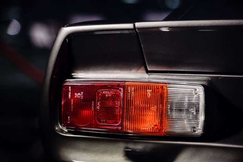 Aston Martin V8 Series III Coupe