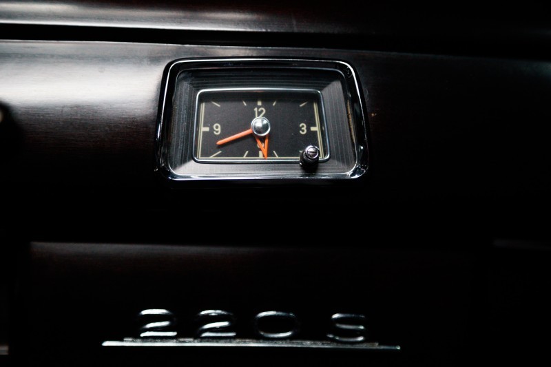 Mercedes-Benz 220 S