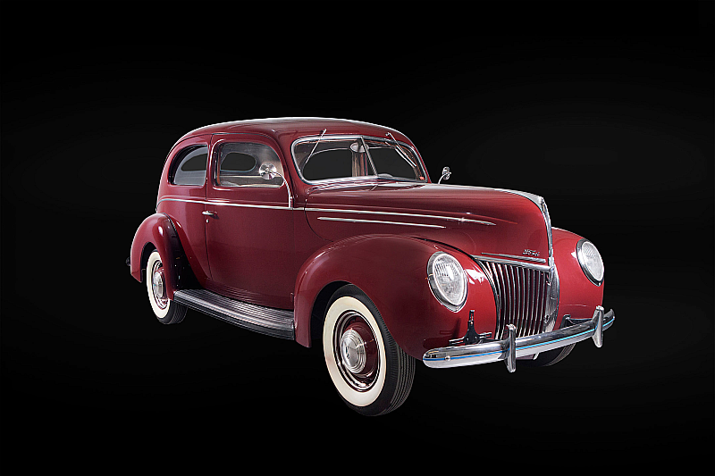 Ford Deluxe