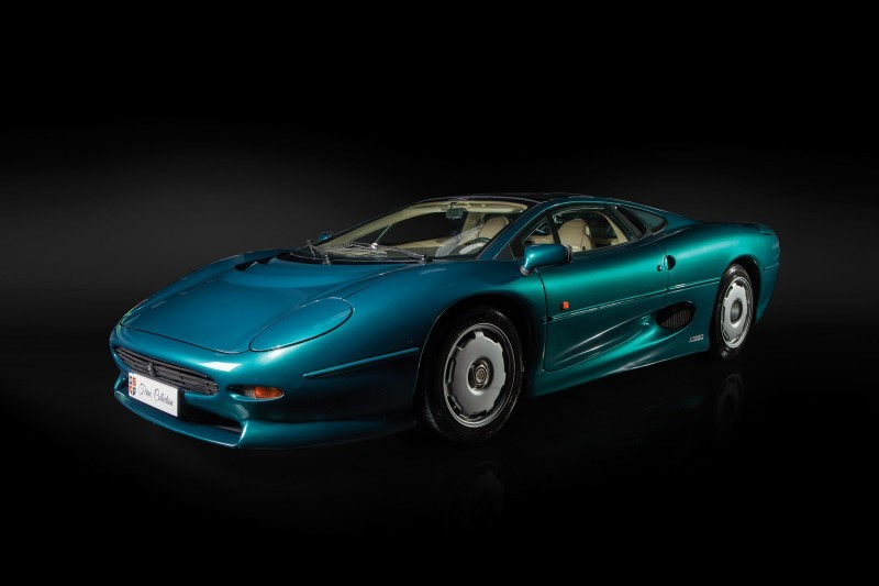 Jaguar XJ220