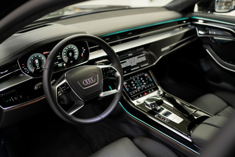 Audi A8L 55 TFSI QUATTRO