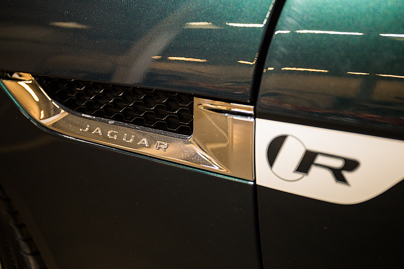 Jaguar F-Type R AWD